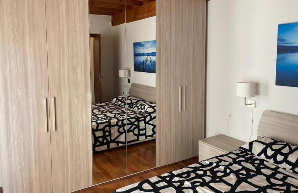 The Flowers - Apartments With Private Garden In Residence With Pool Manerba del Garda Kültér fotó