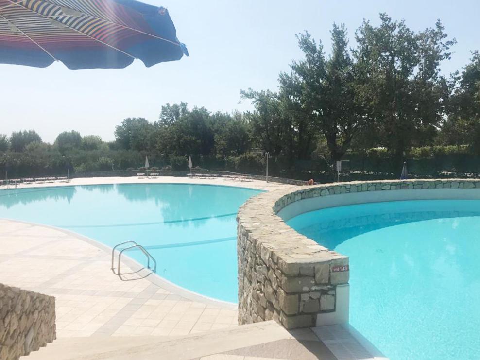 The Flowers - Apartments With Private Garden In Residence With Pool Manerba del Garda Kültér fotó